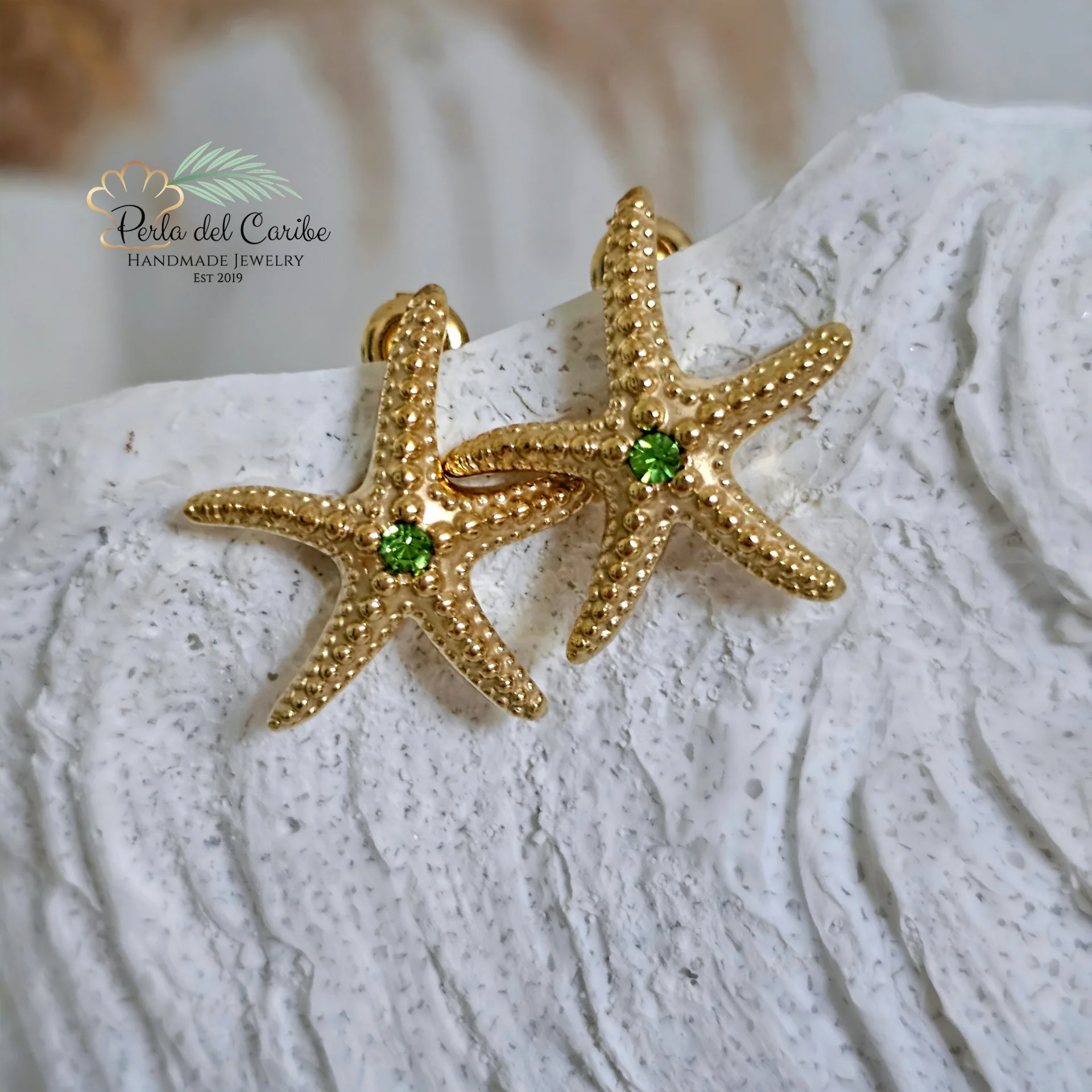 AROS DORADOS ESTRELLA DE MAR CON DETALLE VERDE