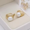AROS DORADOS OVALADOS CON DETALLE BLANCO