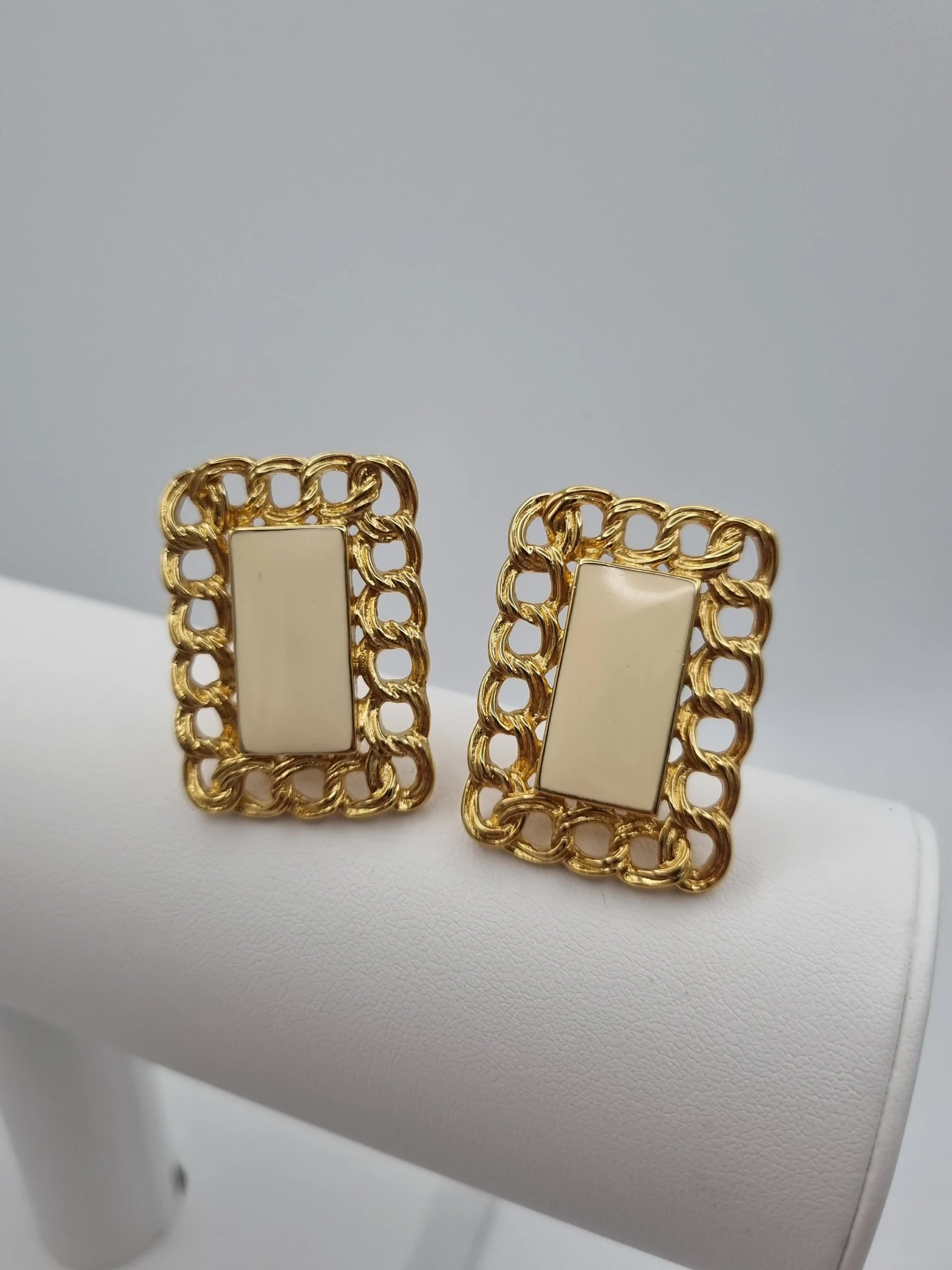 AROS DORADOS GEOMÉTRICOS CON BRILLOS