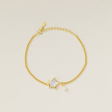 PULSERA DORADA CON ESTRELLA AJUSTABLE