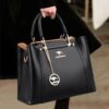 CARTERA KAIDIFEINIROO NEGRA ELEGANTE CON COLGANTE